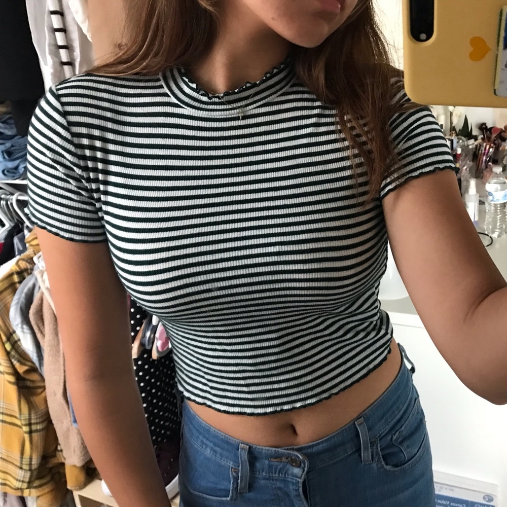 Lettuce Trim Crop Top